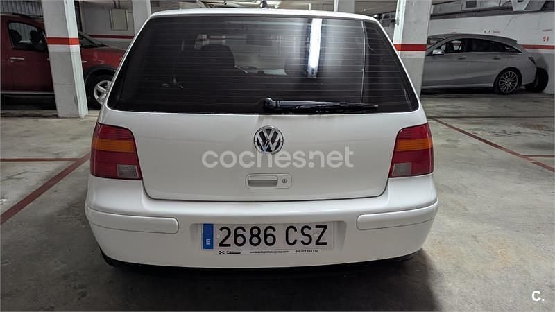 Usado VW Golf Conceptline 90 CV (66 kW) 1999 Blanco Berlina