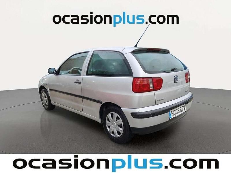 Usado Seat Ibiza Stella 60 CV (44 kW) 2001 Gris Utilitario