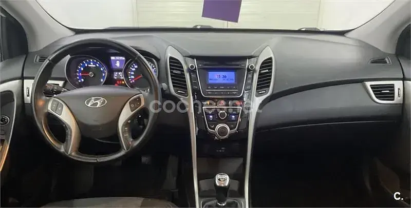 Begagnad Hyundai i30 100 HK (73 kW) 2015 Vit Sedan