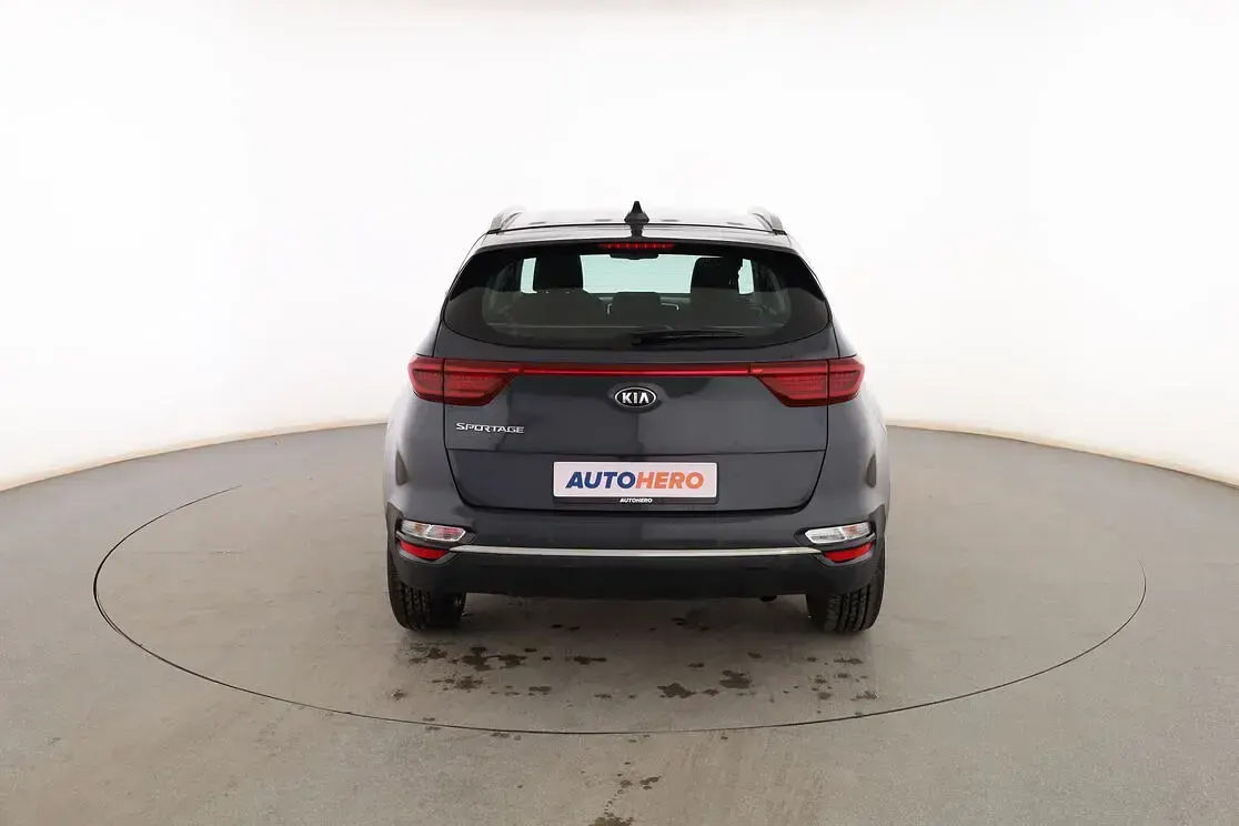 Usado Kia Sportage 132 CV (97 kW) 2020 Gris SUV