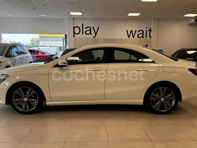 Usado Mercedes CLA200 Urban 156 HP (114 kW) 2016 Branco Sedan
