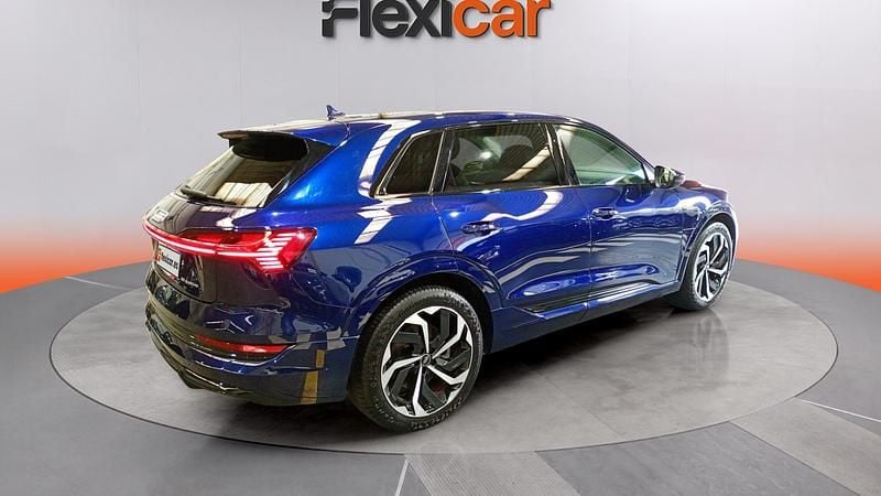 Usado Audi e-tron S-Line 300 kW (408 CV) 2021 Azul SUV