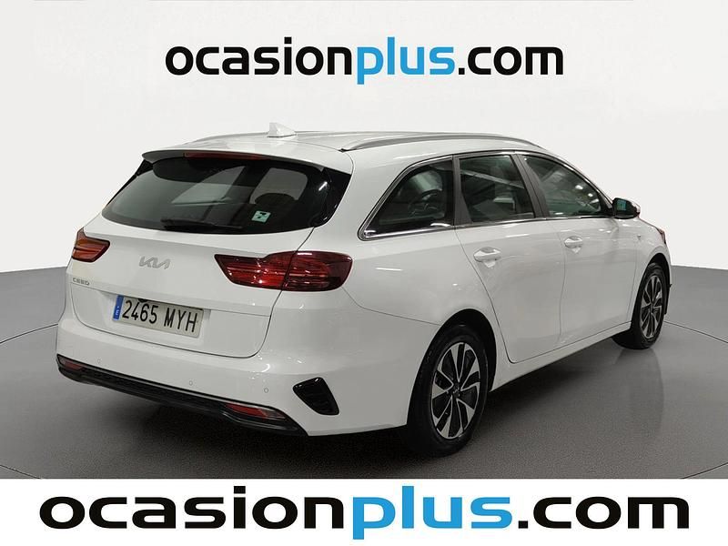 Używany Kia Ceed 101 KM (74 kW) 2025 Biały Hatchback