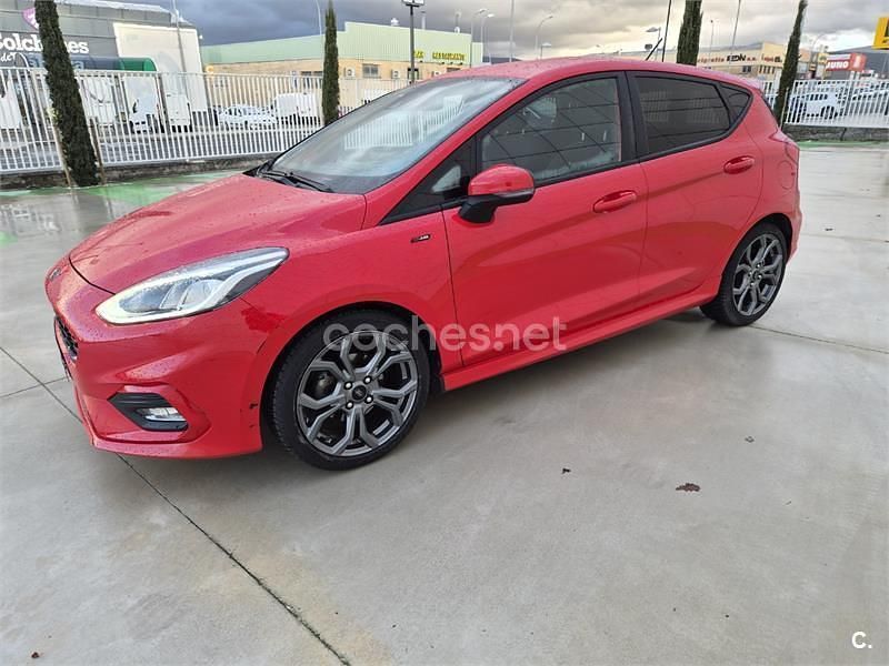 Usado Ford Fiesta Vignale 140 CV (102 kW) 2018 Rojo Utilitario