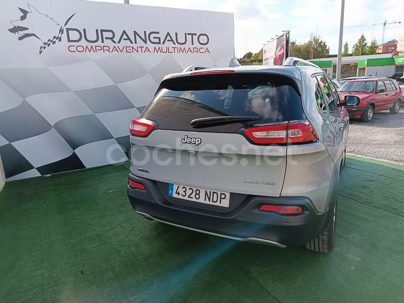 Usado Jeep Cherokee Limited 140 CV (102 kW) 2014 Gris / plata SUV