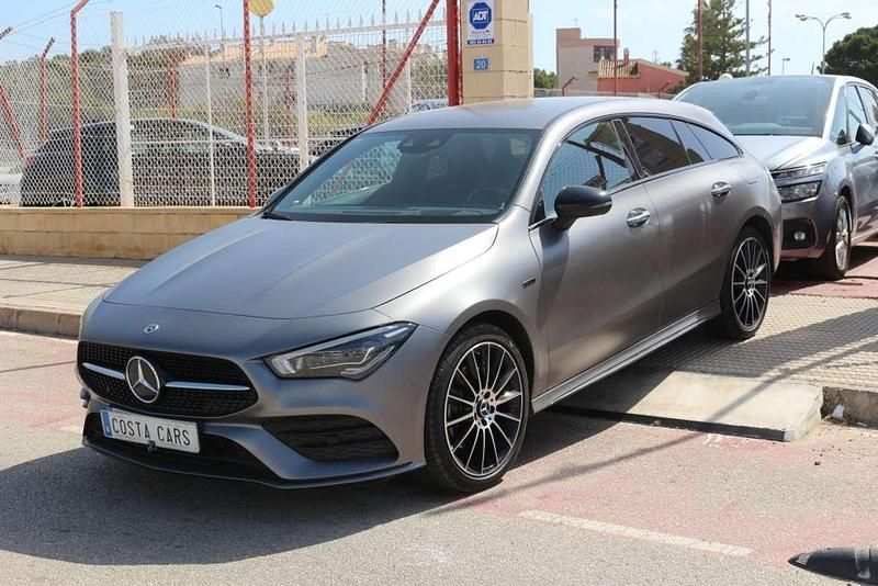 Gris Usado 2020 Mercedes CLA250e Shooting Brake Familiar | 30.995 € - Imagen 1/4