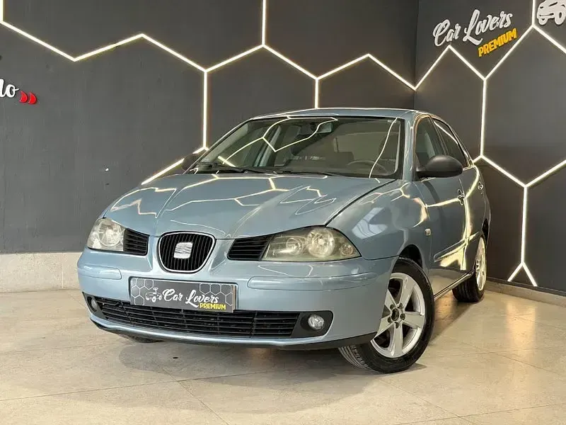Begagnad Seat Ibiza 70 HK (51 kW) 2006 Grå Halvkombi