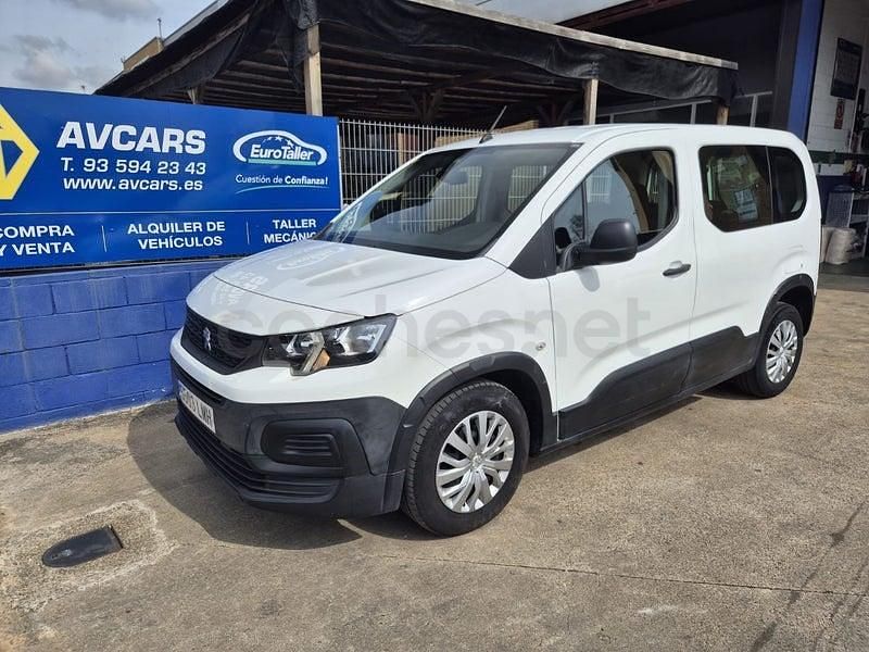 Usado Peugeot Rifter Active 100 CV (73 kW) 2021 Blanco Monovolumen