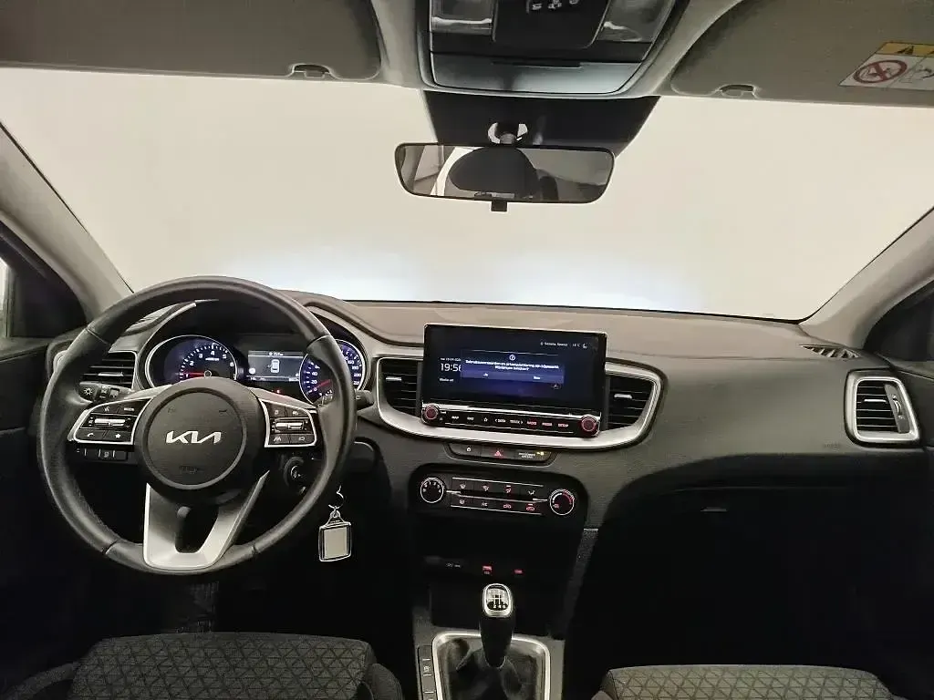 Usado Kia Ceed 100 CV (73 kW) 2025 Blanco Utilitario