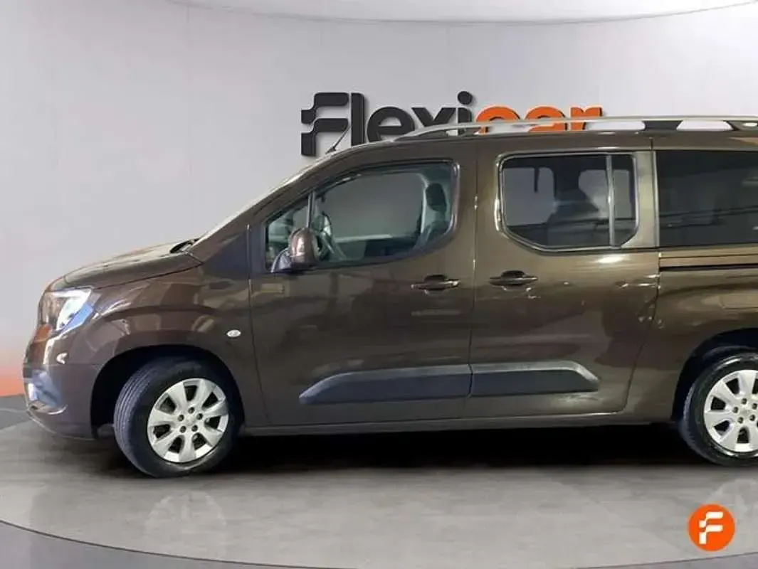 Usado Opel Combo Elegance 131 CV (96 kW) 2020 Marrón Monovolumen