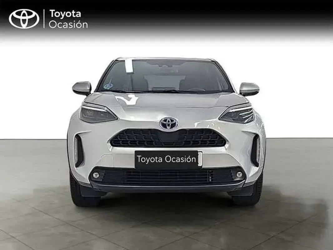 Usado Toyota Yaris Cross Active 132 CV (97 kW) 2025 Gris SUV