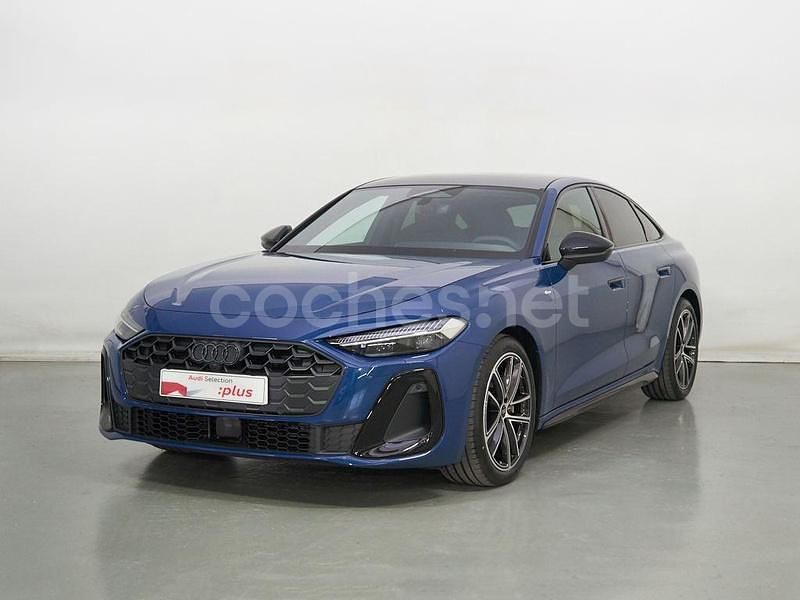 Azul Usado 2024 Audi A5 Ambiente Coupe | 56.190 € - Imagen 1/4