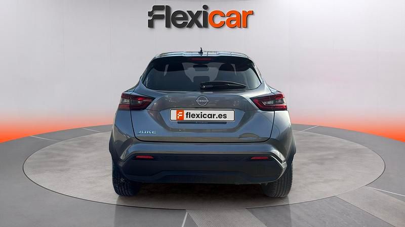 Usado Nissan Juke Acenta 114 HP (83 kW) 2024 Vermelho SUV