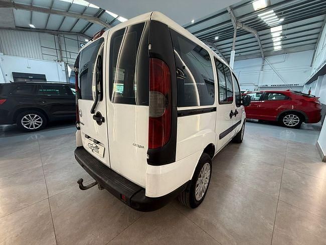 Usado Fiat Doblò Dynamic 105 CV (77 kW) 2007 Blanco Monovolumen