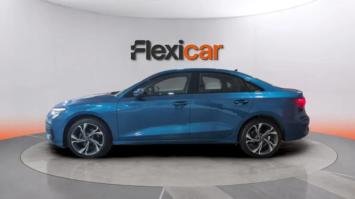 Usado Audi A3 Premium 110 CV (80 kW) 2023 Azul Berlina