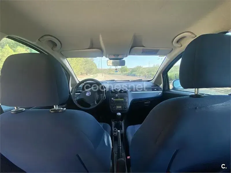 Usado Fiat Punto Dynamic 90 CV (66 kW) 2008 Gris / plata Utilitario