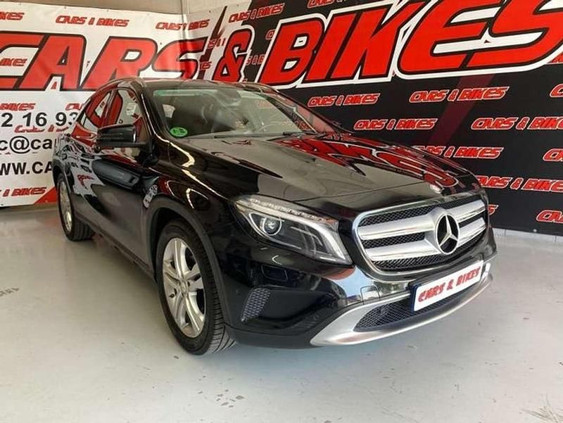 Usado Mercedes GLA200 Urban 156 CV (114 kW) 2015 Negro SUV