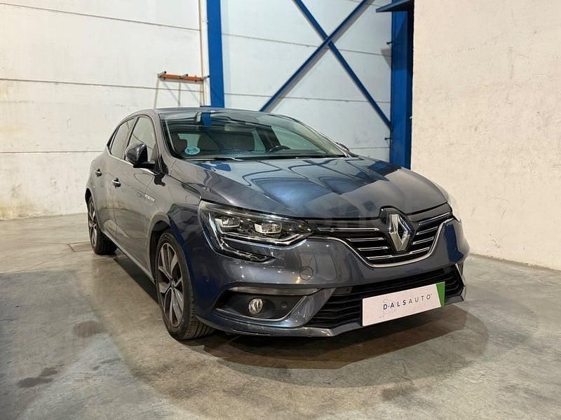 Usado Renault Mégane IV Bose Edition 110 CV (80 kW) 2017 Gris / plata Berlina