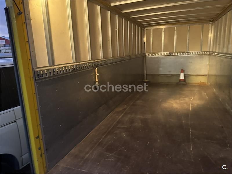 Usado Nissan Cabstar 136 CV (100 kW) 2013 Amarillo Recogida