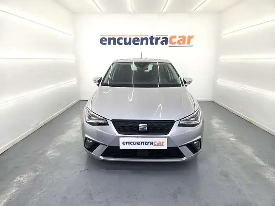 Usado Seat Ibiza Style 116 CV (85 kW) 2023 Gris / plata Utilitario