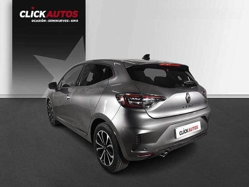 Usado Renault Clio V Techno 91 CV (66 kW) 2024 Gris Utilitario