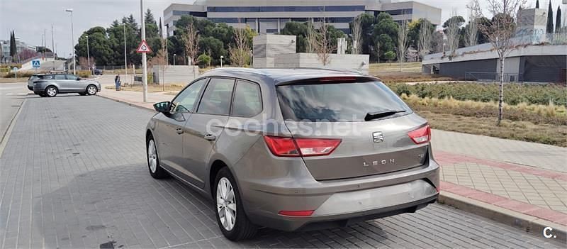 Usado Seat Leon ST Style 115 CV (84 kW) 2017 Gris / plata Familiar