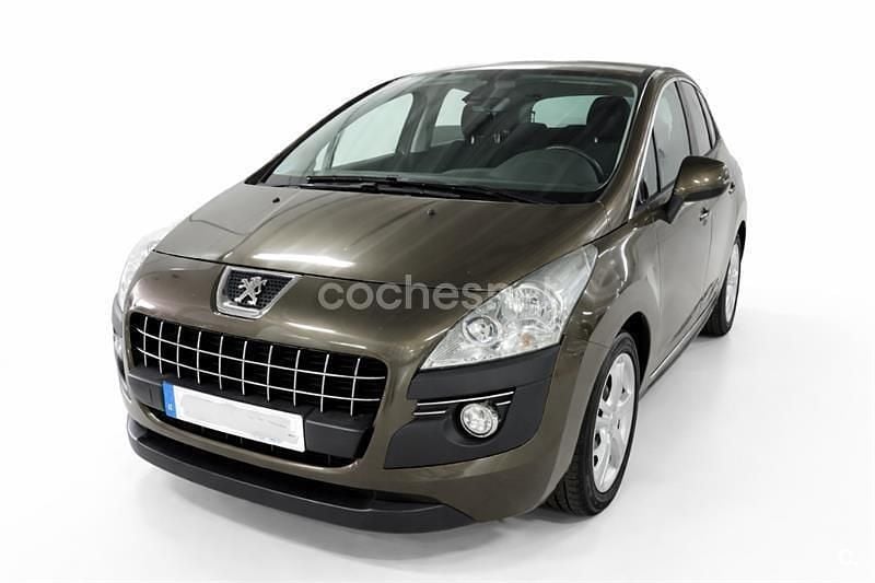 Usado Peugeot 3008 112 CV (82 kW) 2010 Marrón Familiar
