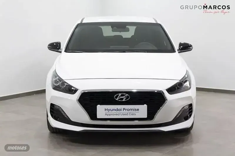 Usado Hyundai i30 120 CV (88 kW) 2020 Blanco