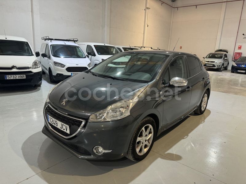 Gris / plata Usado 2015 Peugeot 208 Style Utilitario | 7490 € (Precio justo) - Imagen 1/4