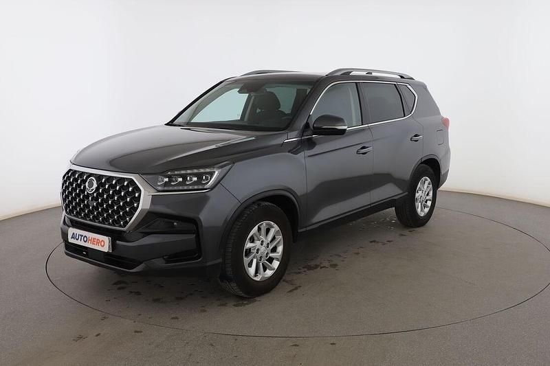 Gris Usado 2022 Ssangyong (KGM) Rexton SUV | 28.099 € - Imagen 1/3