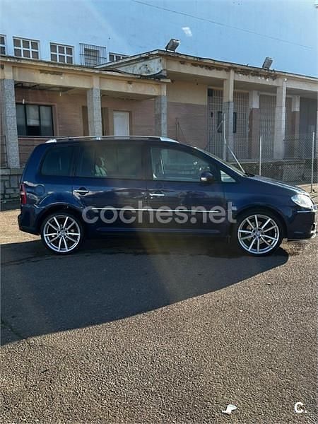 Usado VW Touran Highline 170 CV (125 kW) 2008 Azul Monovolumen