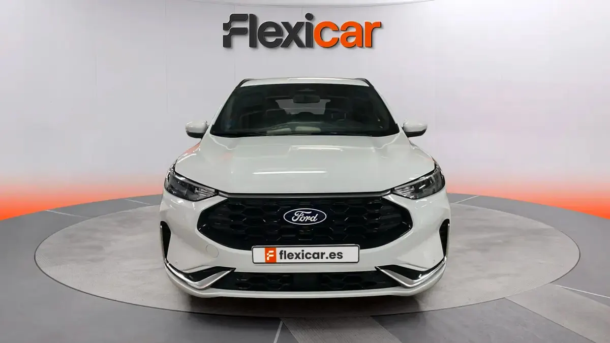 Usado Ford Kuga ST-Line 243 CV (178 kW) 2024 Blanco SUV