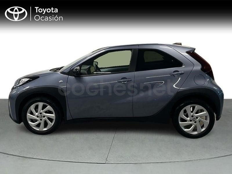Usado Toyota Aygo X Play 72 CV (52 kW) 2025 Azul SUV