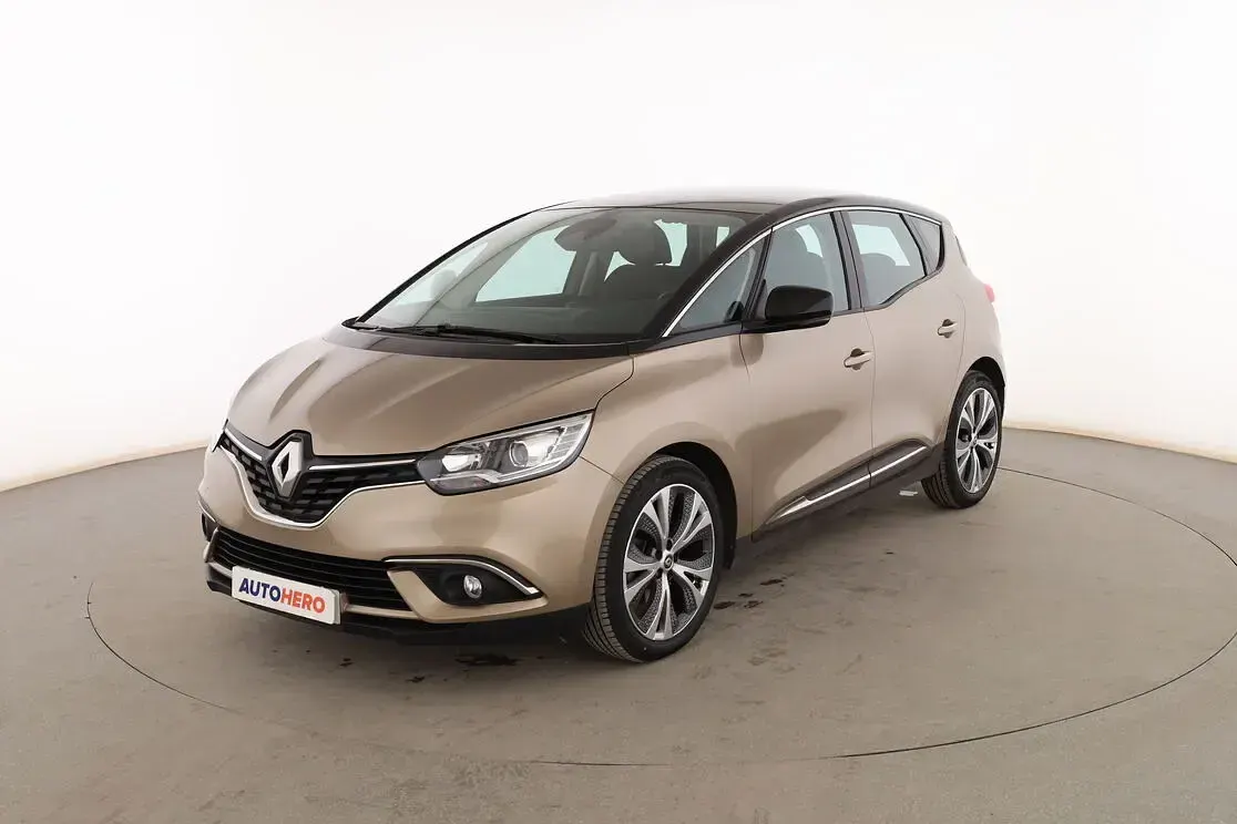 Usado Renault Scénic Zen 132 CV (97 kW) 2017 Monovolumen
