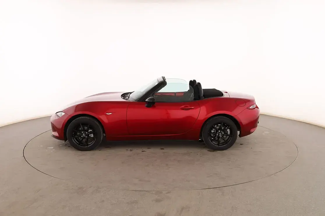 Usado Mazda MX5 132 CV (97 kW) 2023 Rojo Descapotable