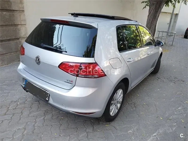 Usado VW Golf VII Advance 140 CV (102 kW) 2014 Gris / plata Berlina