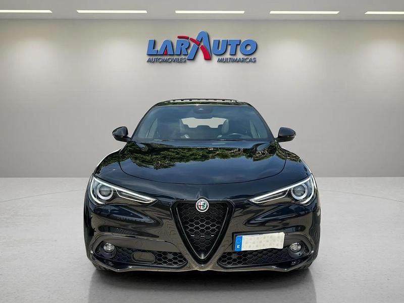 Usado Alfa Romeo Stelvio Ti 210 CV (154 kW) 2022 Negro SUV
