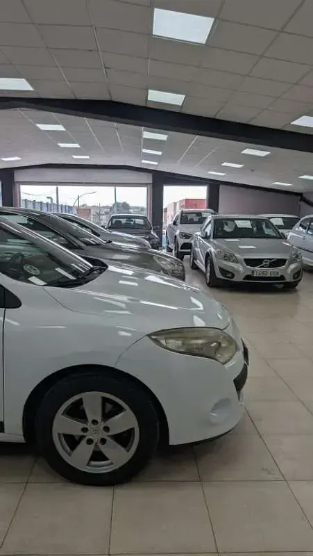Usado Renault Mégane III Dynamique 106 CV (77 kW) 2009 Blanco Utilitario