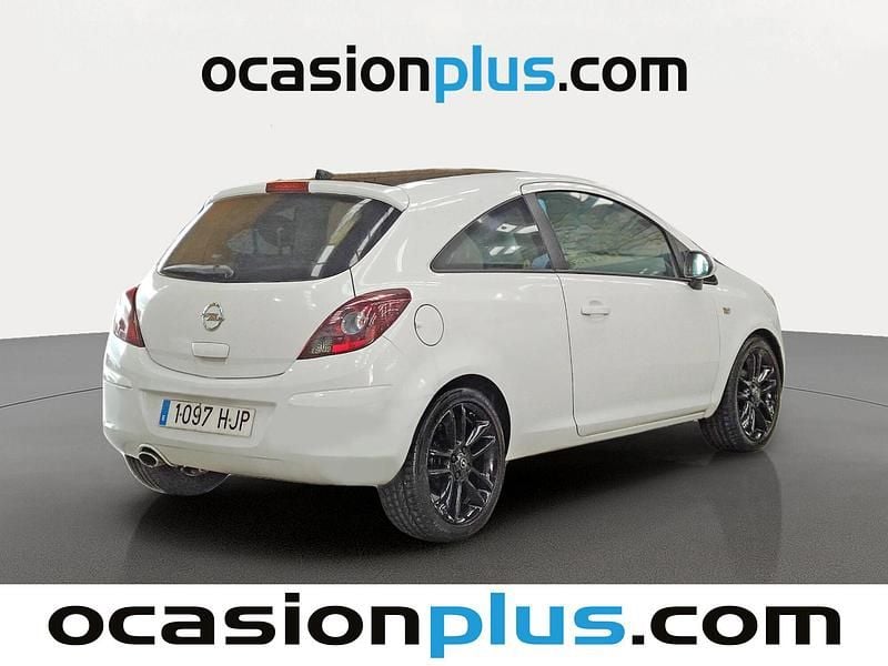 Usado Opel Corsa Color Edition 101 CV (74 kW) 2012 Blanco Utilitario