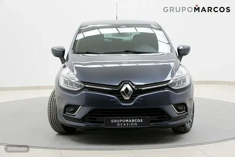 Usado Renault Clio Zen 90 CV (66 kW) 2019 Gris