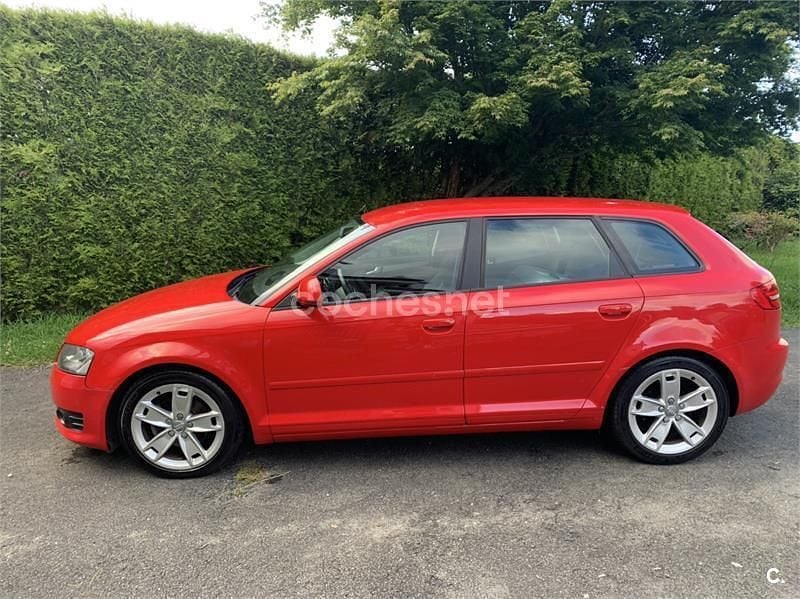Usado Audi A3 Ambition 140 CV (102 kW) 2009 Rojo Berlina
