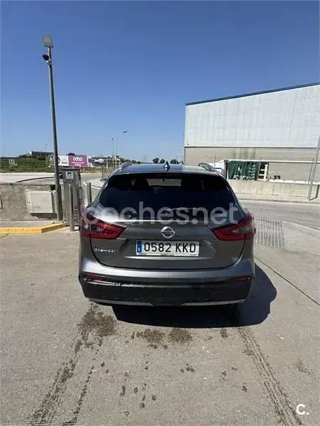 Usado Nissan Qashqai Tekna 130 CV (95 kW) 2018 Gris / plata SUV
