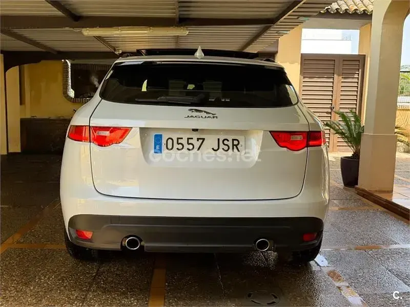 Usado Jaguar F-Pace R-Sport 300 CV (220 kW) 2016 Blanco SUV