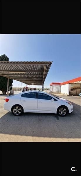 Usado Toyota Avensis Advance 124 CV (91 kW) 2014 Blanco Berlina