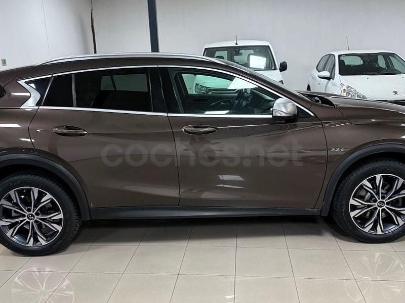 Usado Infiniti QX30 Premium 170 CV (125 kW) 2017 Marrón SUV