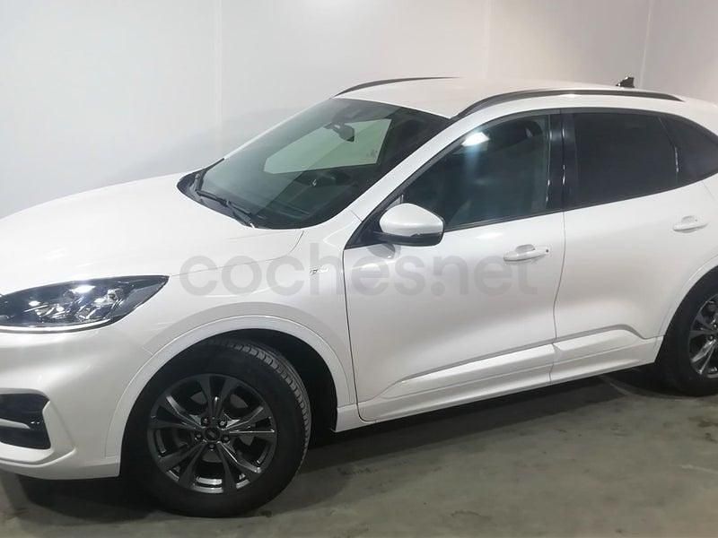 Usado Ford Kuga ST-Line 150 CV (110 kW) 2021 Blanco SUV