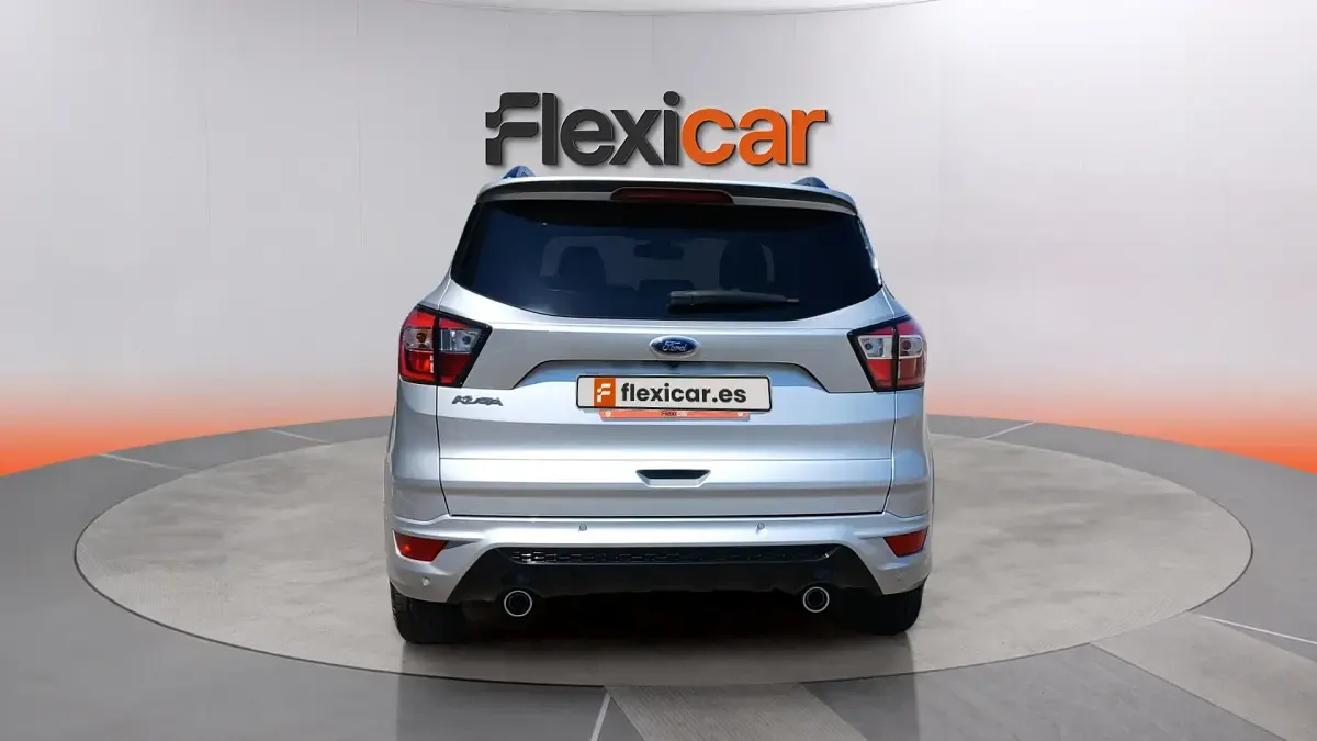Usado Ford Kuga ST-Line 150 CV (110 kW) 2018 Gris SUV