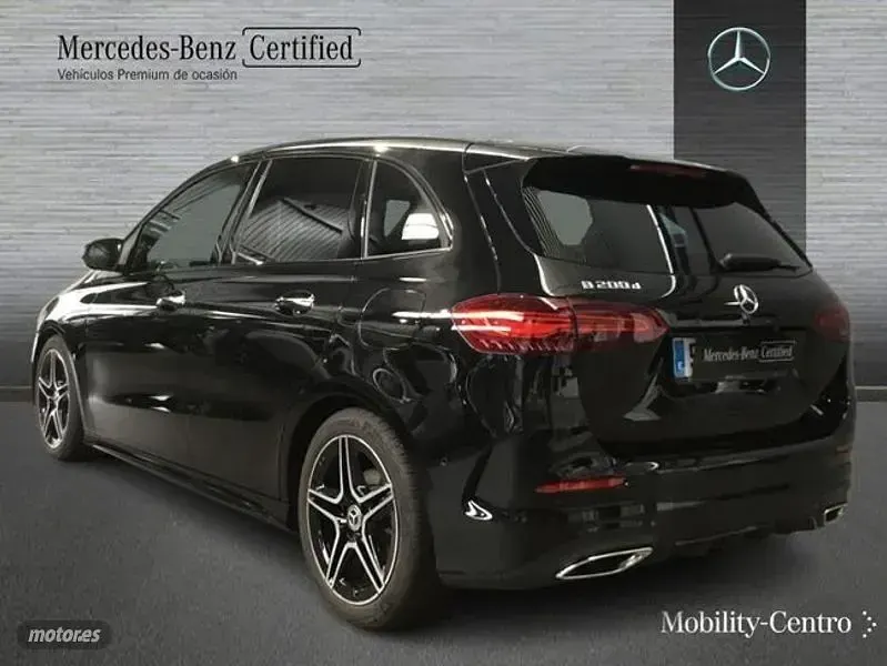 Usado Mercedes B200 149 CV (109 kW) 2025 Negro Utilitario