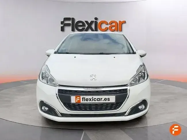 Usado Peugeot 208 Active 82 CV (60 kW) 2018 Blanco Utilitario