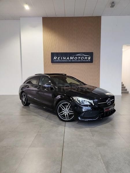 Usado Mercedes CLA200 Shooting Brake 156 CV (114 kW) 2019 Negro Familiar
